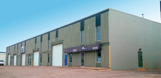 4627 92 Av NW, Edmonton, AB à louer - Photo principale – Image 1 sur 1