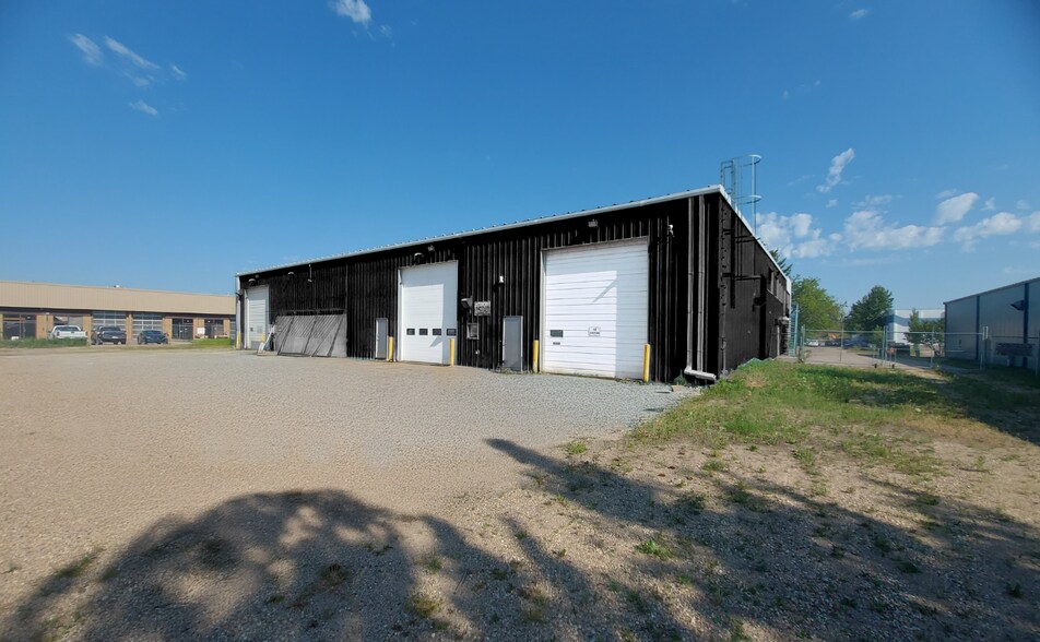 4747 78A St Close, Red Deer, AB à louer - Photo de l’immeuble – Image 3 sur 13