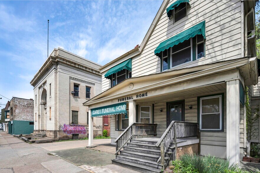 6318 Lorain Ave, Cleveland, OH à vendre - Photo de l’immeuble – Image 2 sur 43