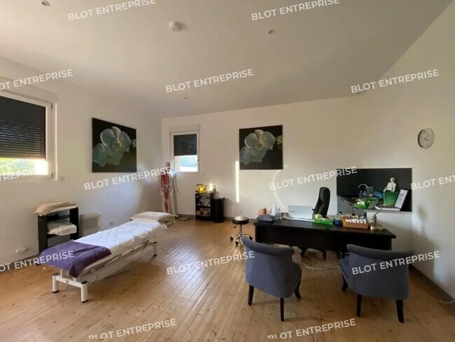 Plus de détails pour Bureau à louer