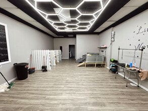 8734-8750 Grissom Rd, San Antonio, TX à louer Photo intérieure– Image 2 sur 3