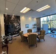 2255 Dollarton Hwy, North Vancouver District, BC à louer Photo intérieure– Image 2 sur 3