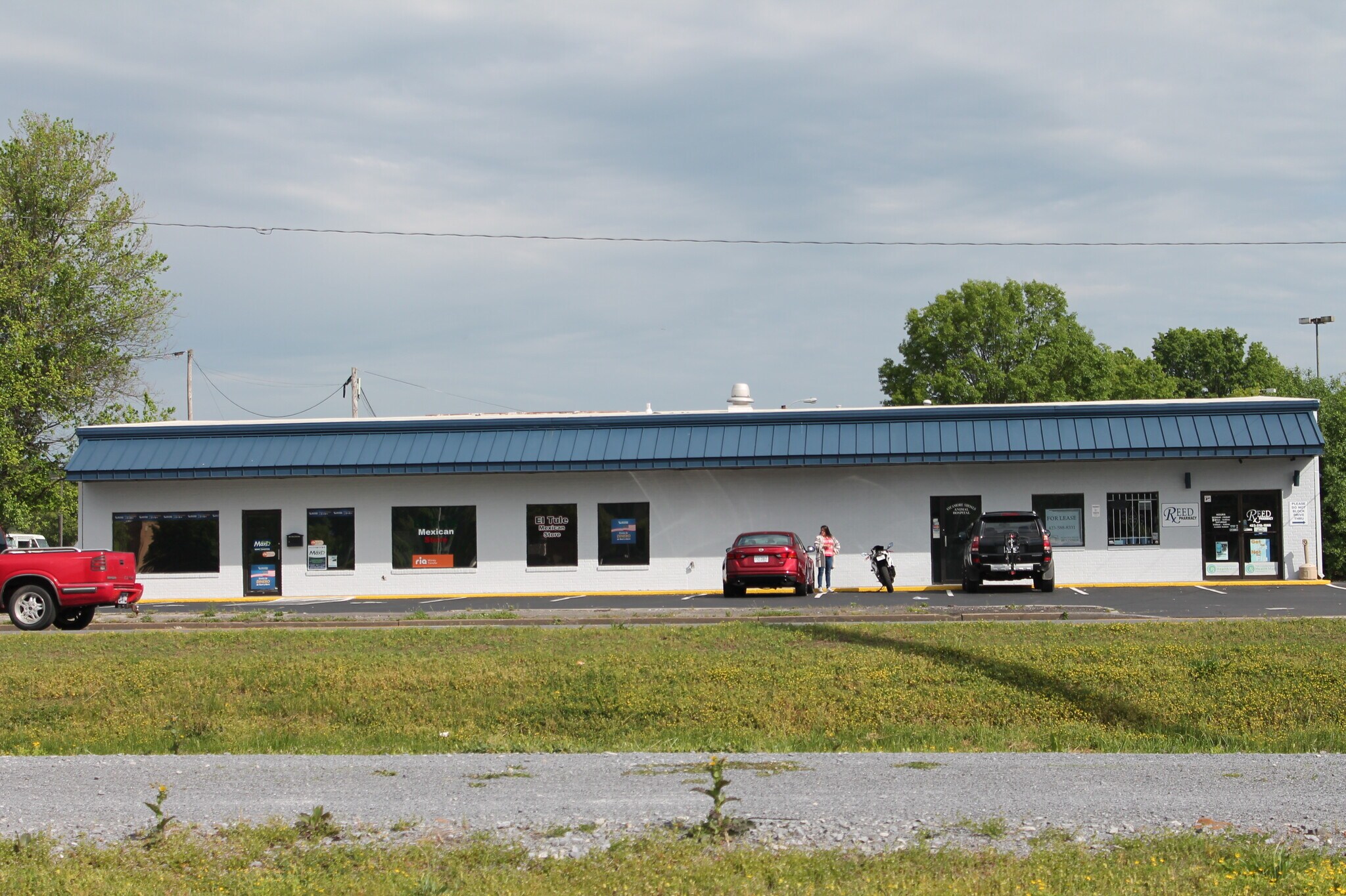 851 W Elk Ave, Elizabethton, TN à louer Photo de l’immeuble– Image 1 sur 5