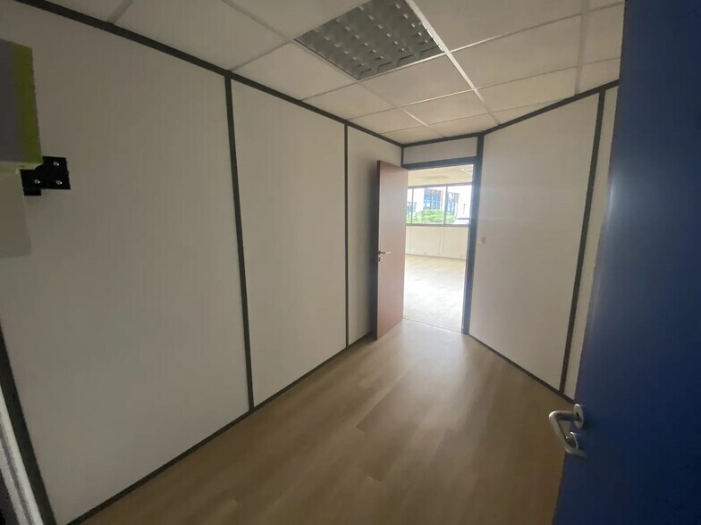 Bureau dans Gradignan à louer - Photo intérieure – Image 2 sur 11