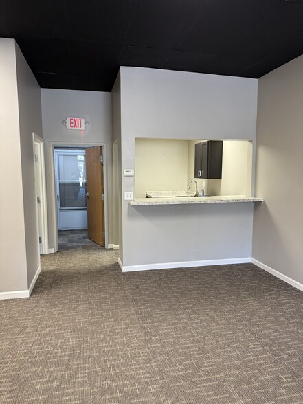 4009-4045 Owen Rd, Fenton, MI à louer - Photo de l’immeuble – Image 2 sur 20