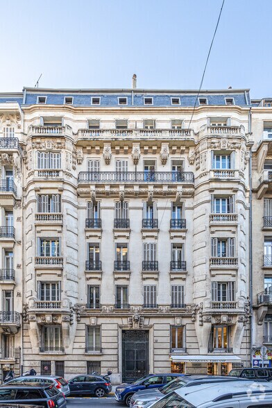 Immeuble residentiel dans Marseille à vendre - Photo principale – Image 1 sur 4