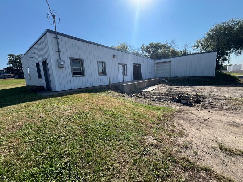 76 21st St, Newport, MN à louer - Photo de l’immeuble – Image 3 sur 11