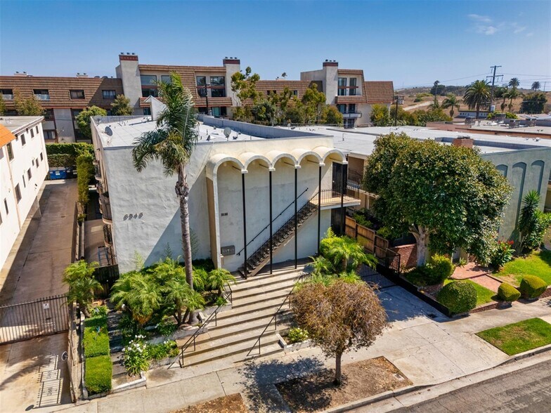 8346 Manitoba St, Playa del Rey, CA à vendre - Photo de l’immeuble – Image 2 sur 19