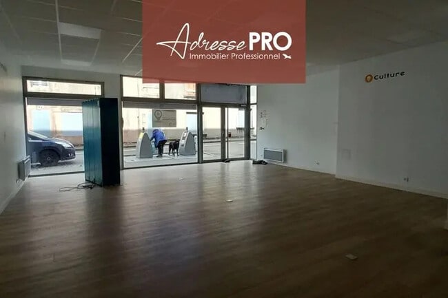 Plus de détails pour Local commercial à louer