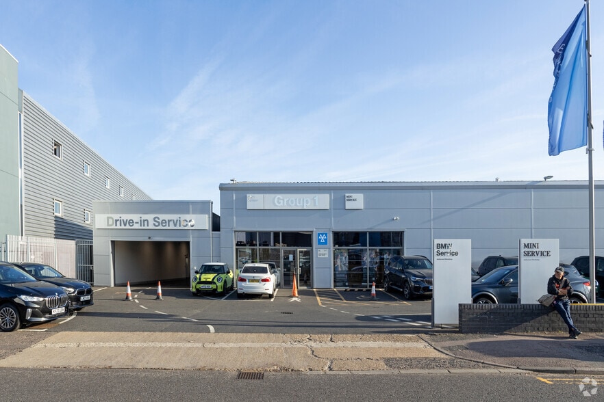 9C Chester Rd, Borehamwood à louer - Photo de l’immeuble – Image 3 sur 3