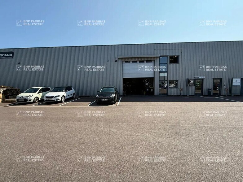 Local d’activités dans Norroy le Veneur à louer - Photo de l’immeuble – Image 3 sur 17