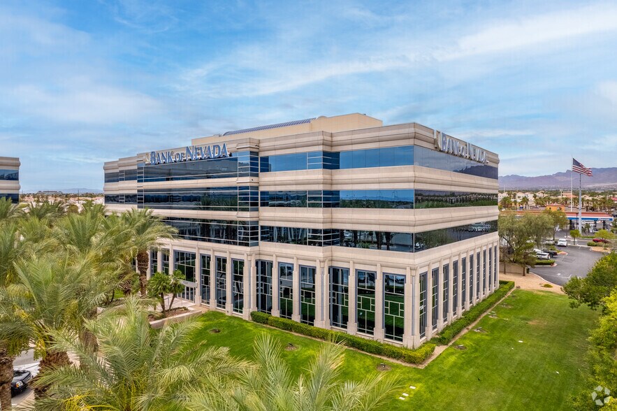 7251 W Lake Mead Blvd, Las Vegas, NV à vendre - Photo principale – Image 1 sur 42