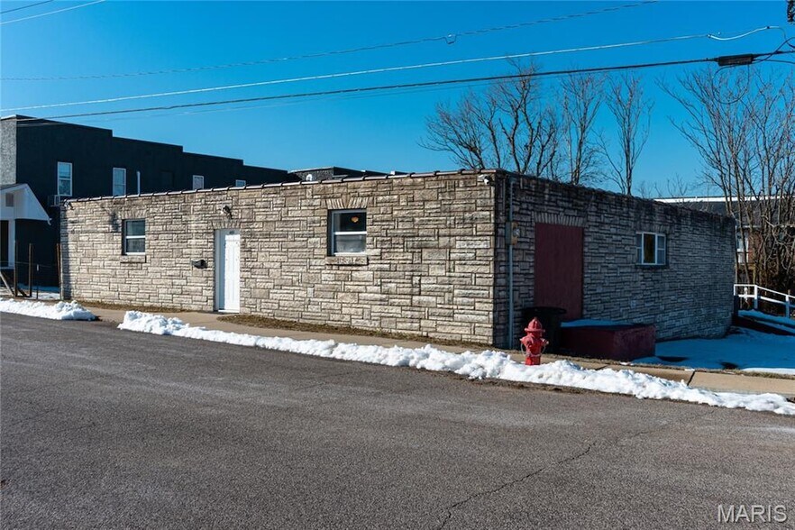 605 E Main Ave, Cuba, MO à vendre - Photo de l’immeuble – Image 2 sur 5