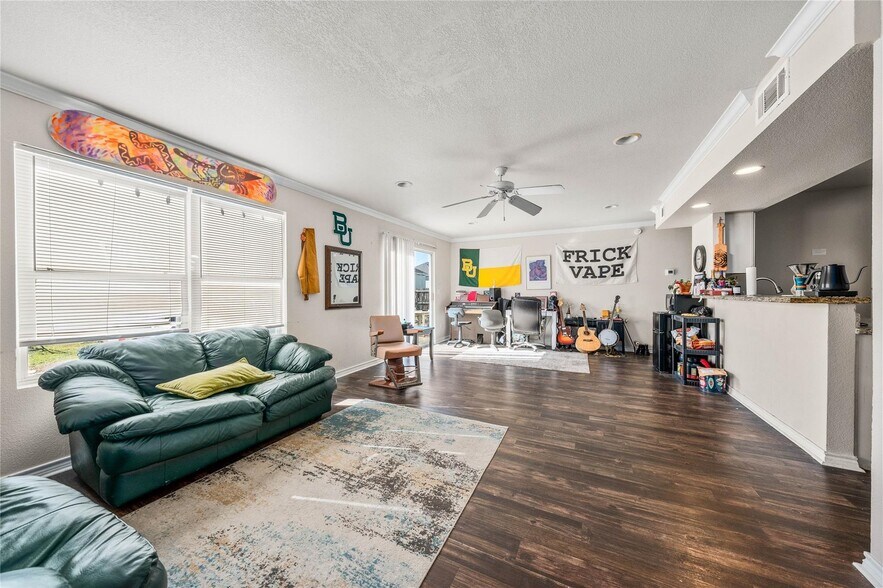 2537 S 3rd St, Waco, TX à vendre - Photo de l’immeuble – Image 3 sur 19