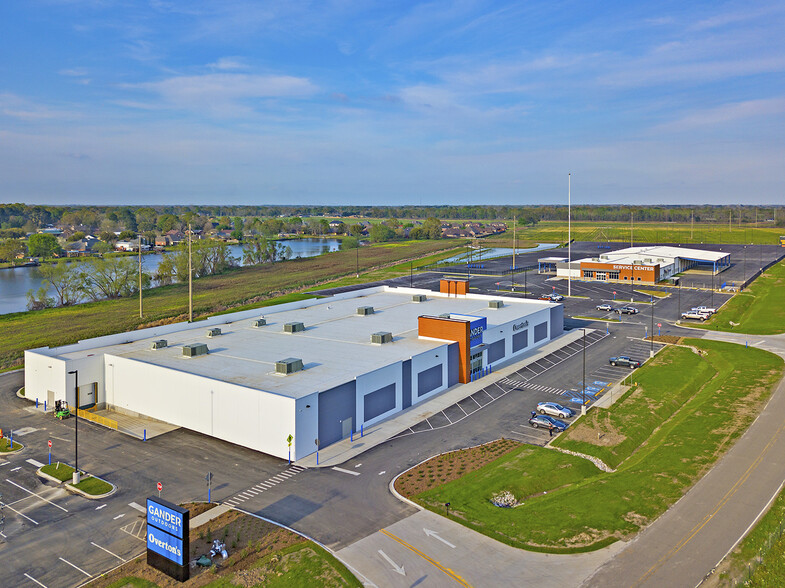 2314 N Frontage Rd, Breaux Bridge, LA à louer - Photo de l’immeuble – Image 3 sur 8