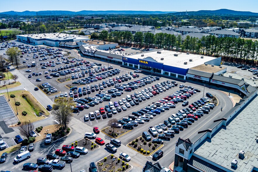 6125 University Dr NW, Huntsville, AL à louer - Photo de l’immeuble – Image 2 sur 8