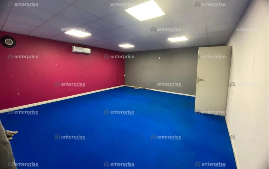 Local commercial dans Beauvais à louer - Photo de l’immeuble – Image 3 sur 6