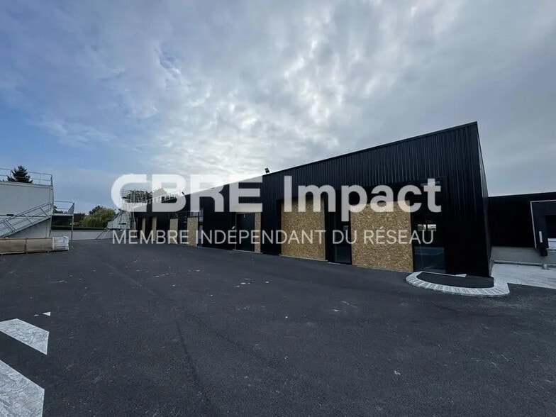 Local d’activités dans Cormontreuil à louer - Photo de l’immeuble – Image 2 sur 4
