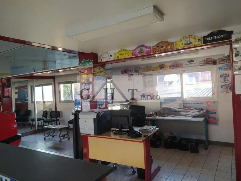 Industriel/Logistique dans Fontenay-sous-Bois à vendre - Photo de l’immeuble – Image 2 sur 18