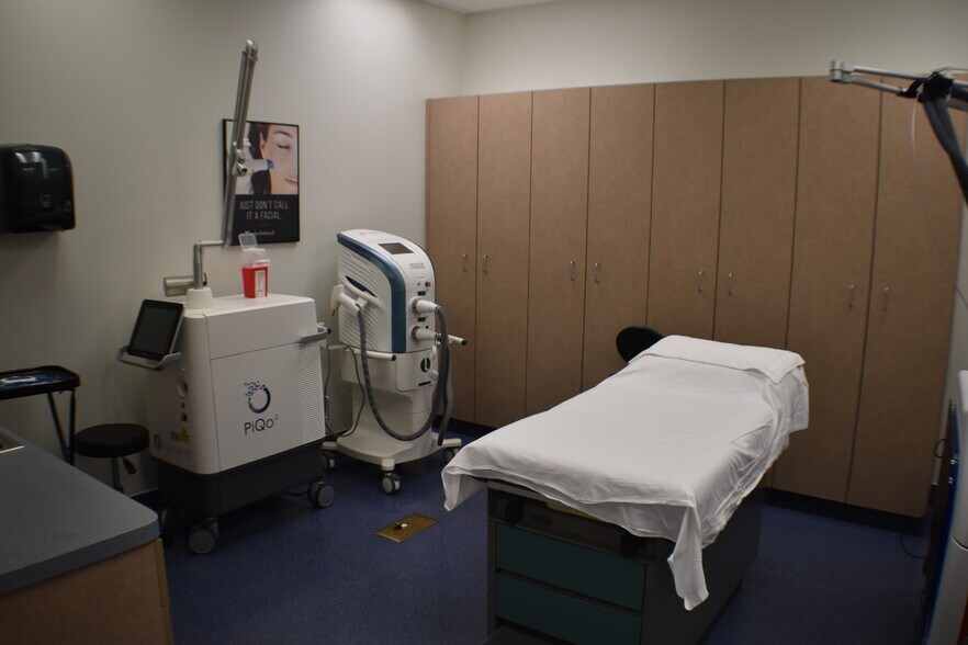 2410 Fire Mesa St, Las Vegas, NV à vendre - Photo de l’immeuble – Image 2 sur 31