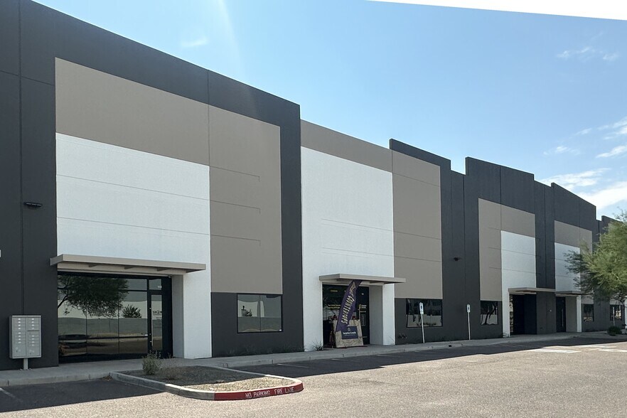 11701 N 132nd Ave, Surprise, AZ à louer - Photo de l’immeuble – Image 2 sur 4