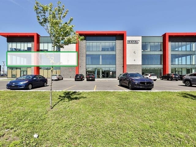 5965-5995 Boul Des Grandes-Prairies, Saint-leonard, QC à louer - Photo de l’immeuble – Image 2 sur 9