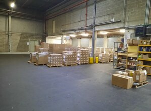 Industriel/Logistique dans Villejust à louer Photo intérieure– Image 2 sur 3