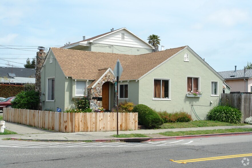 1201 Dwight Way, Berkeley, CA à vendre - Photo principale – Image 2 sur 29