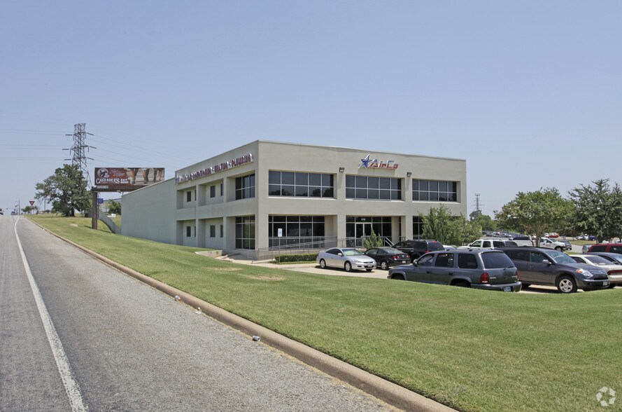 1516 Central Park Dr, Hurst, TX à louer - Photo de l’immeuble – Image 1 sur 6