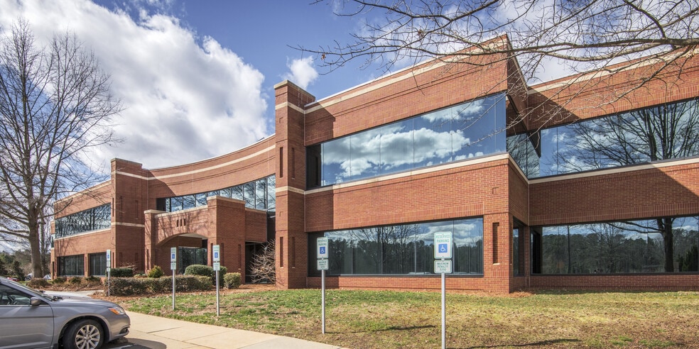 1130 Situs Ct, Raleigh, NC à louer - Photo principale – Image 1 sur 8
