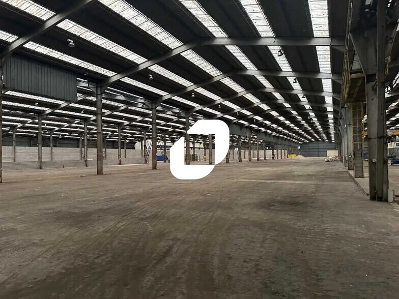 Industriel/Logistique dans Woippy à vendre - Photo de l’immeuble – Image 2 sur 4