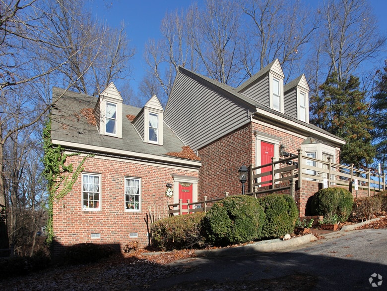 3747-3749 Benson Dr, Raleigh, NC à louer - Photo de l’immeuble – Image 2 sur 17