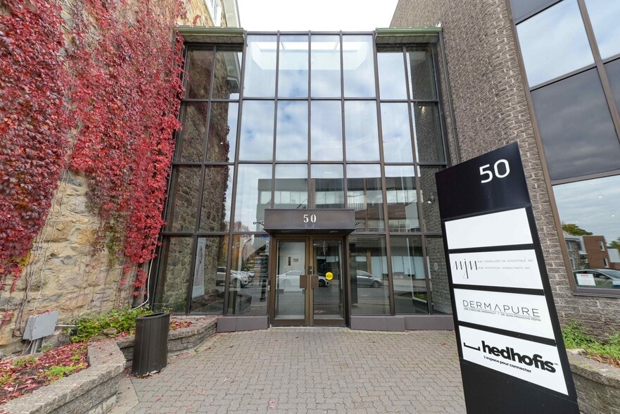 50 Rue Saint-Charles O, Longueuil, QC à louer - Photo de l’immeuble – Image 2 sur 18