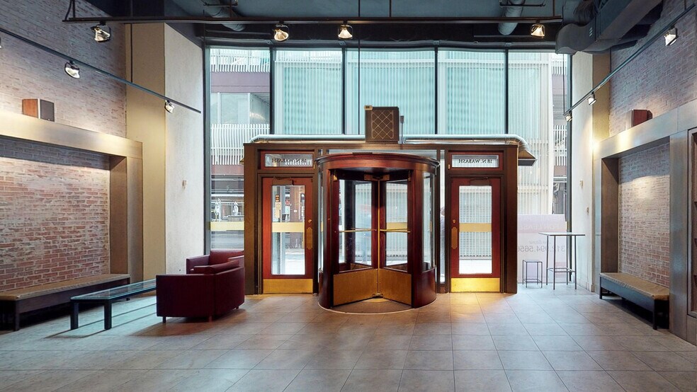 18 N Wabash Ave, Chicago, IL à louer - Photo de l’immeuble – Image 1 sur 1