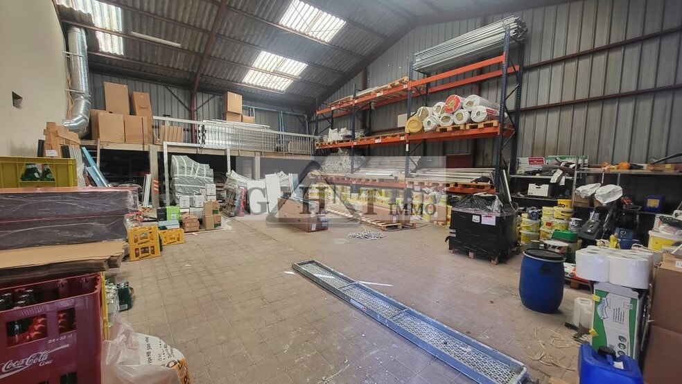 Industriel/Logistique dans Coubron à vendre - Photo de l’immeuble – Image 1 sur 6