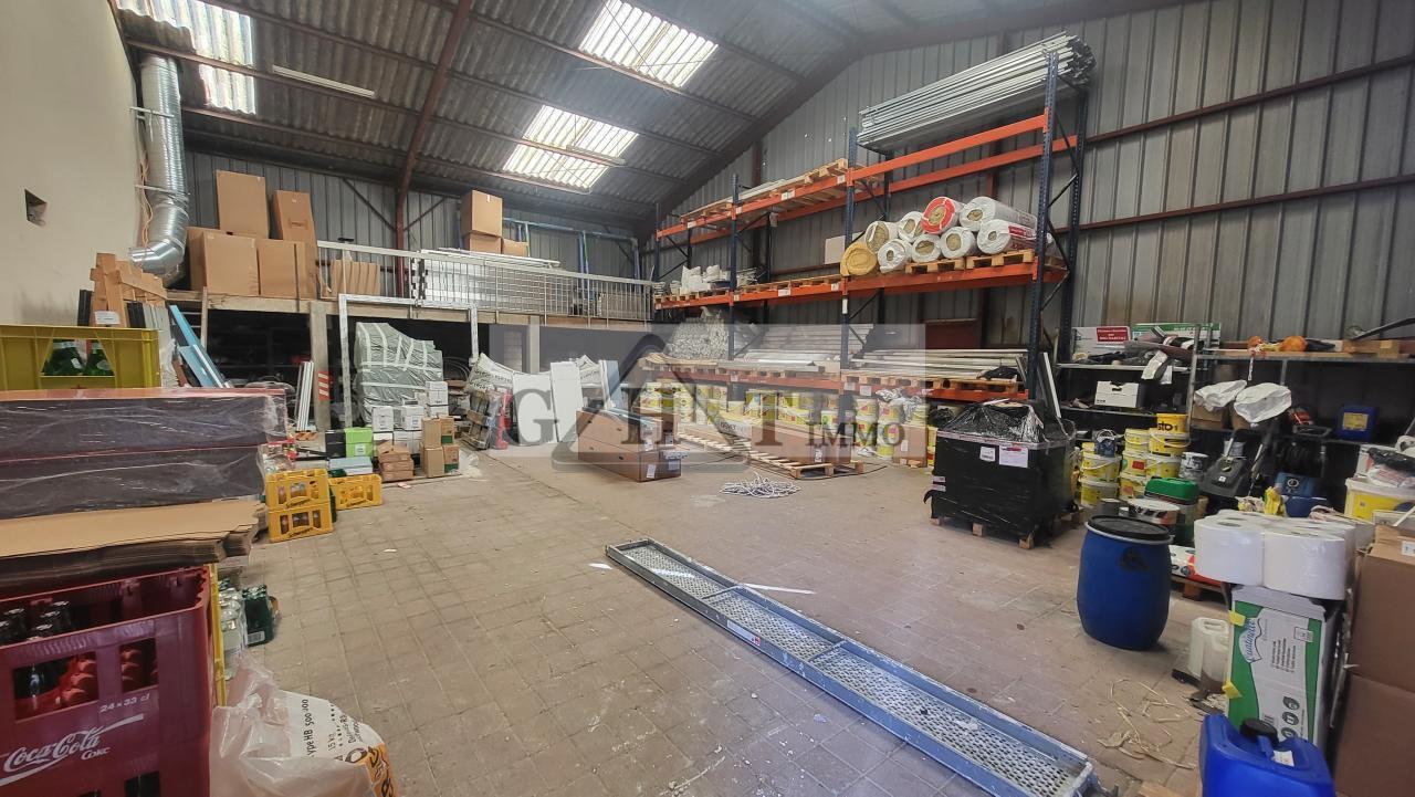 Industriel/Logistique dans Coubron à vendre Photo de l’immeuble– Image 1 sur 7
