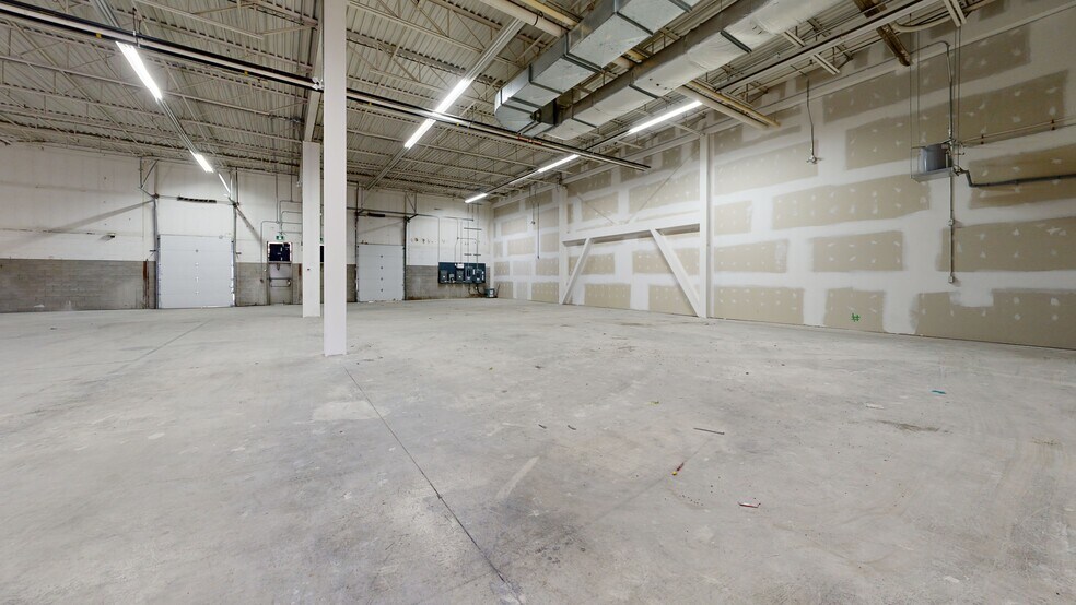 6325-6475 Boul des Grandes-Prairies, Montréal, QC à louer - Numérisation 3D Matterport – Image 2 sur 20