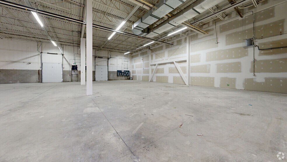 6325-6475 Boul des Grandes-Prairies, Montréal, QC à louer - Numérisation 3D Matterport – Image 2 sur 20