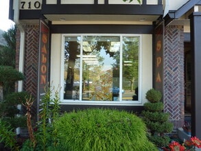 700-718 N Main Ave, Gresham, OR à louer Photo de l’immeuble– Image 1 sur 6