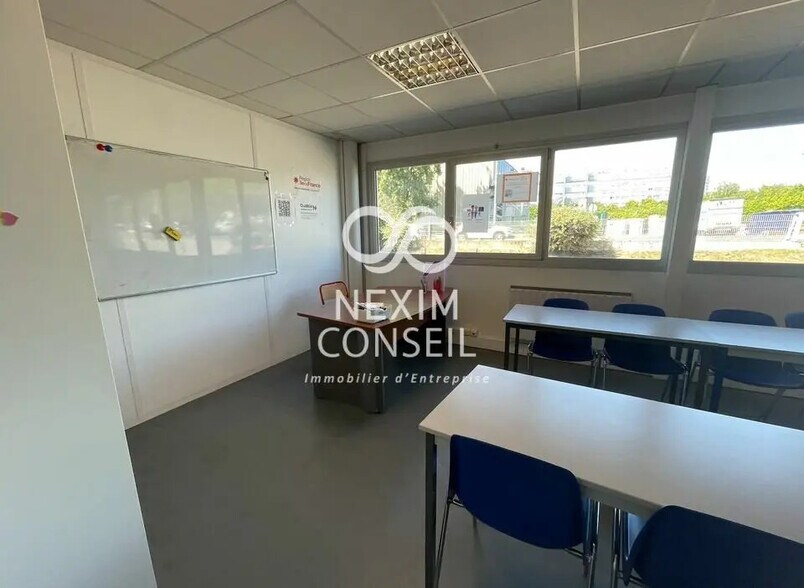 Bureau dans Argenteuil à louer - Photo de l’immeuble – Image 2 sur 8