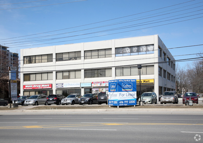 222 Dixon Rd, Toronto, ON à louer - Photo de l’immeuble – Image 2 sur 3