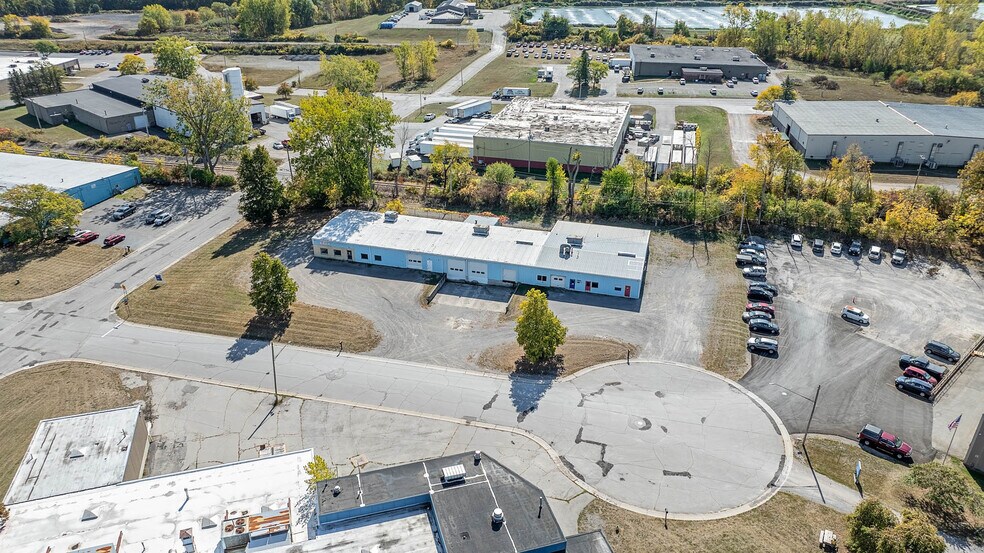 8 Apollo Dr, Batavia, NY à louer - Photo de l’immeuble – Image 1 sur 12