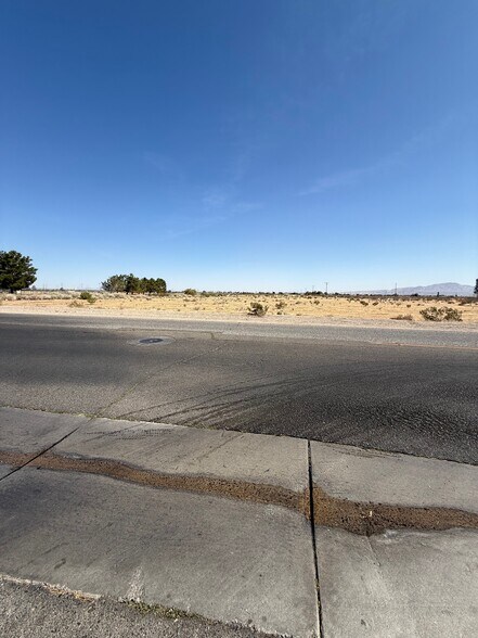 1001 Del Cerro St, Victorville, CA à vendre - Photo de l’immeuble – Image 3 sur 15