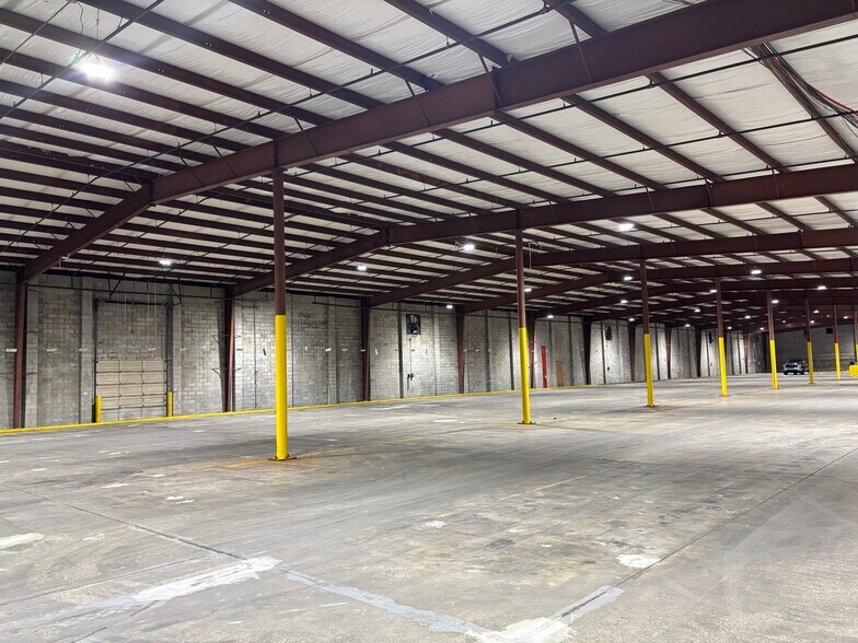 5545 Shawland Rd, Jacksonville, FL à vendre - Photo intérieure – Image 2 sur 12