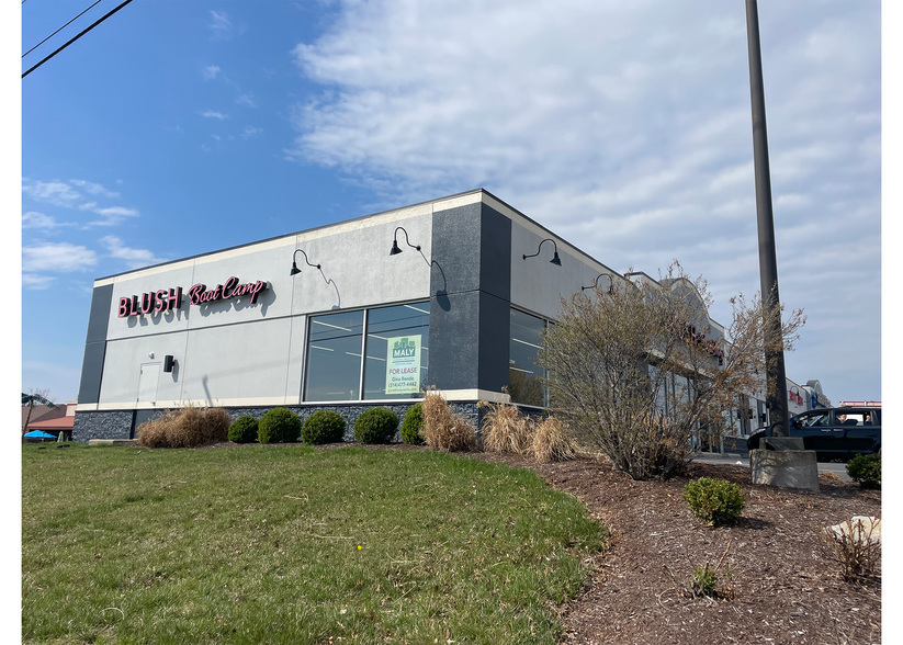 3709 S Providence Rd, Columbia, MO à louer - Photo de l’immeuble – Image 3 sur 8