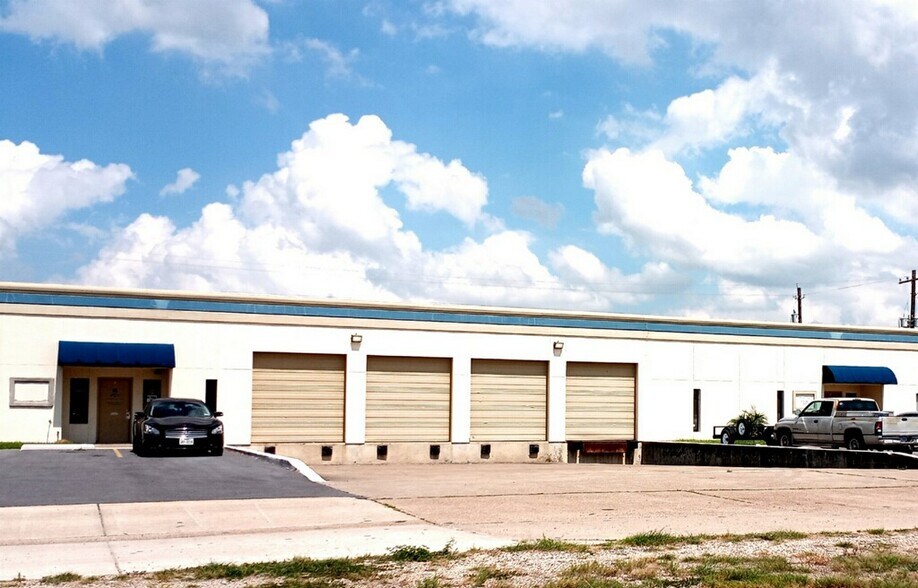 1920 499 loop, Harlingen, TX à louer - Photo de l’immeuble – Image 2 sur 4