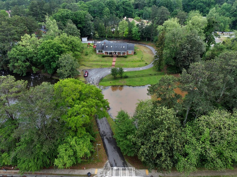 3444 Club Dr, Lawrenceville, GA à vendre - Photo de l’immeuble – Image 2 sur 20
