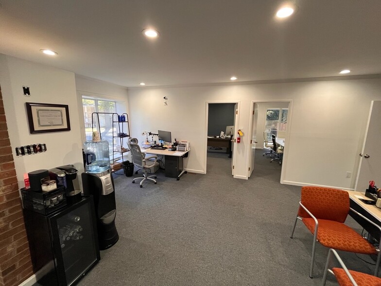 775 S 23rd St S, Arlington, VA à louer - Photo de l’immeuble – Image 3 sur 25