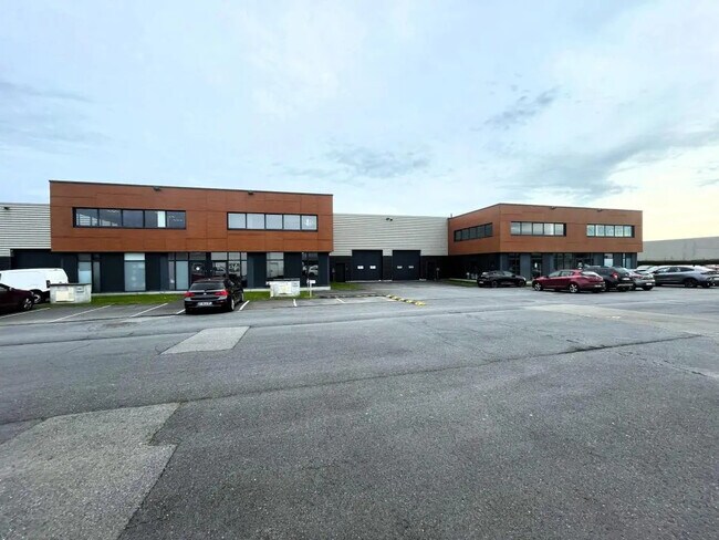 Plus de détails pour Bureau, Local d'activités à louer