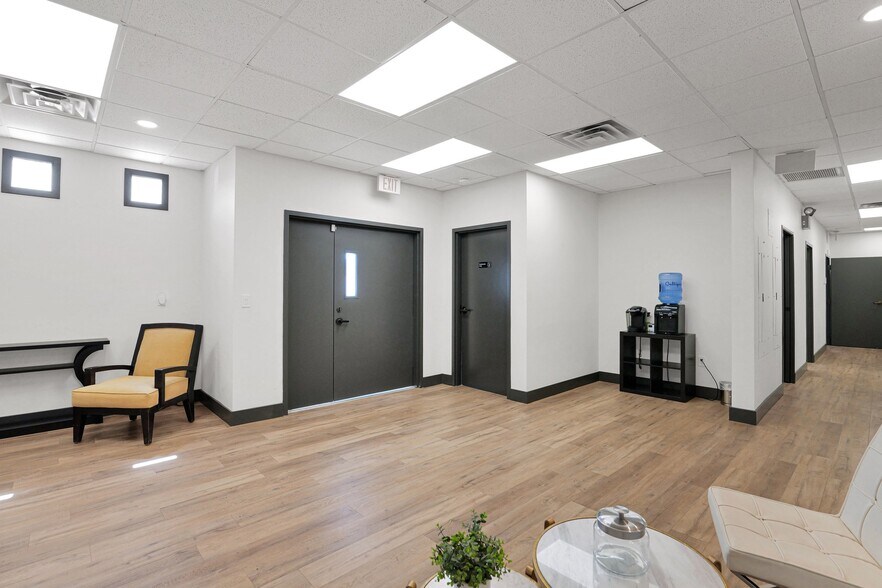 334 E Hatcher Rd, Phoenix, AZ à vendre - Hall d’entrée – Image 3 sur 18